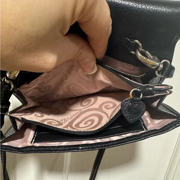 Brighton Crossbody Wallet in Black Leather - Picture 13 of 15